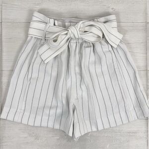 Aritzia Wilfred Paperbag Shorts Women Size 2 Striped White‎ Black High Waisted